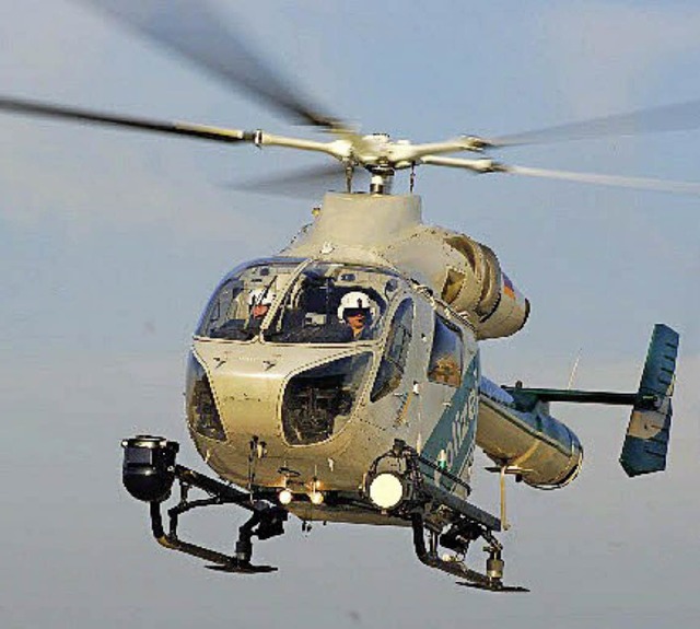 Ein Hubschrauber dieses Typs war  gest...damit einen mutmalichen Brandstifter.  | Foto: Archivfoto: Bernd Schuler