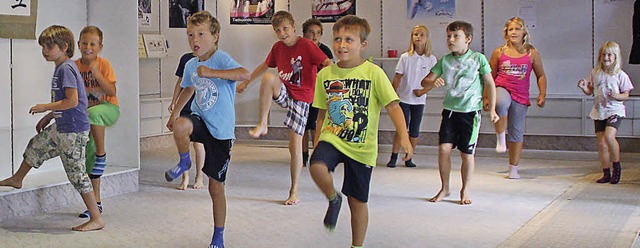 Ein Taekwon-Do-Schnuppertraining am Mi...ngebot des Kinderferienprogramms 2013.  | Foto: Jrn Kerckhoff