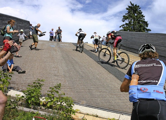 Was der Tour de France der Mont Ventou...ren 35 gnadenlosen Steigungsprozenten.  | Foto: Hans-Jochen Kpper
