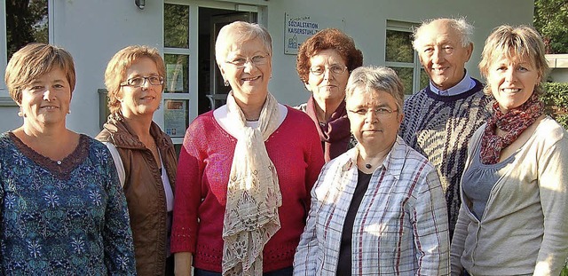 Sechs Teilnehmerinnen und Teilnehmer l...uslicher Kranken- und Altenpflege ab.   | Foto: privat