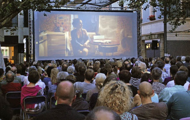 Filmgenuss an einem lauen Sommerabend mitten in der Stadt.   | Foto: Thomas Loisl Mink
