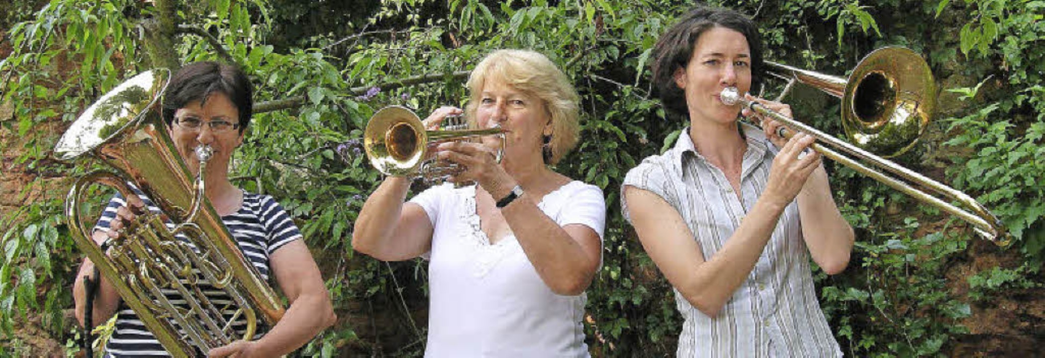Spielen im Posaunenchor,  von links: R...gina Pruner-Fischer, Cornelia Schmidt.  | Foto: Schler