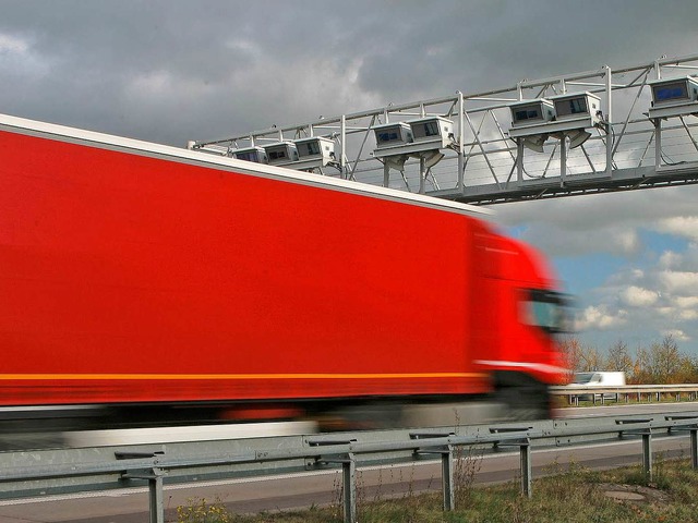 Lkw-Maut in Deutschland &#8211; und bald auch im Elsass.  | Foto: dpa