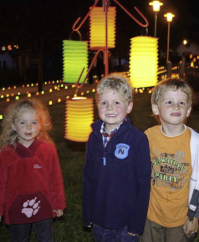 Besonders die Kinder genossen das bunte Spektakel beim Lichterfest in Todtmoos.   | Foto: Andreas Bhm