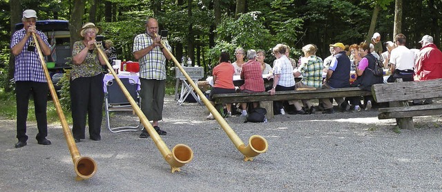 Alphornklnge als Hhepunkt gab es bei...g der Seniorenwandergruppe Haltingen.   | Foto: PRIVAT