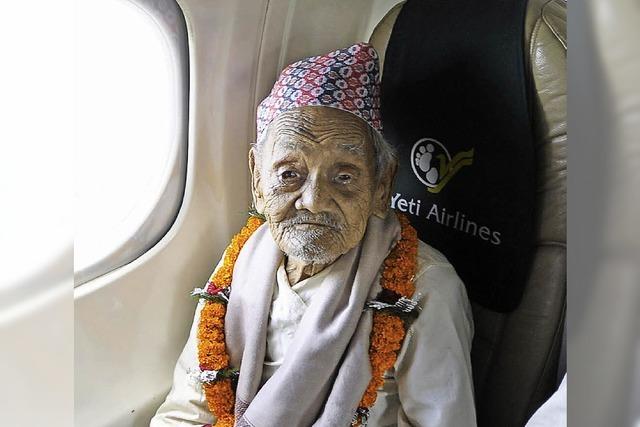 106-Jhriger erfllt sich einen Traum und fliegt zum ersten Mal