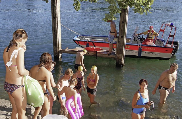 Ab ins khle Nass beim Rheinschwimmen der DLRG   | Foto: Heinz Vollmar