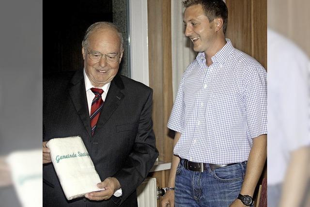 Benjamin Leonhardt als neuer Ortsvorsteher von Endenburg vereidigt