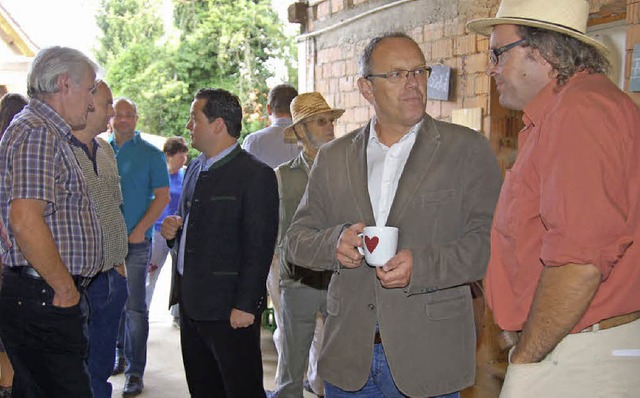 Landwirtschaftsminister Alexander Bond...orne Peter Schanz und Michael Mller).  | Foto: Andrea Steinhart