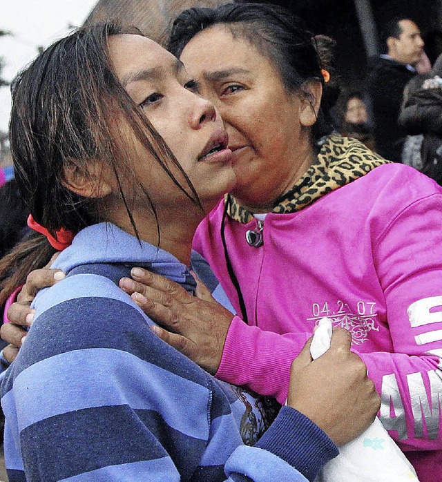 Angehrige der Hftlinge im blovianisc...s Palmasola bangen um deren Schicksal.  | Foto: AFP