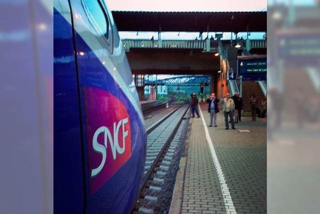 Fotos: Der erste TGV aus Freiburg rollt in Paris ein