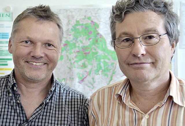 Walter Krgner (links) und Bernd-Jrgen Seitz vom Regierungsprsidium  | Foto: Andrea Drescher