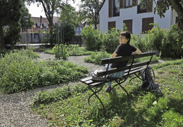 Ob der Klostergarten in ihrem nchsten...uenburger Autorin Angelika Lais offen.  | Foto: Dorothee Philipp