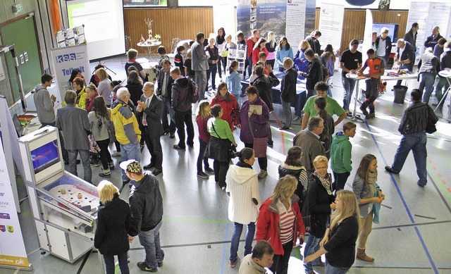 Beim Berufsorientierungstag in Todtnau...ternehmen ihre Ausbildungsberufe vor.   | Foto: archivbild: michaela renz