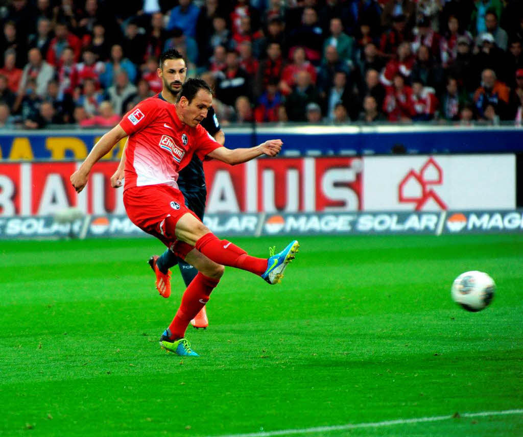 SC Freiburg ringt dem FC Bayern Mnchen einen Punkt ab.