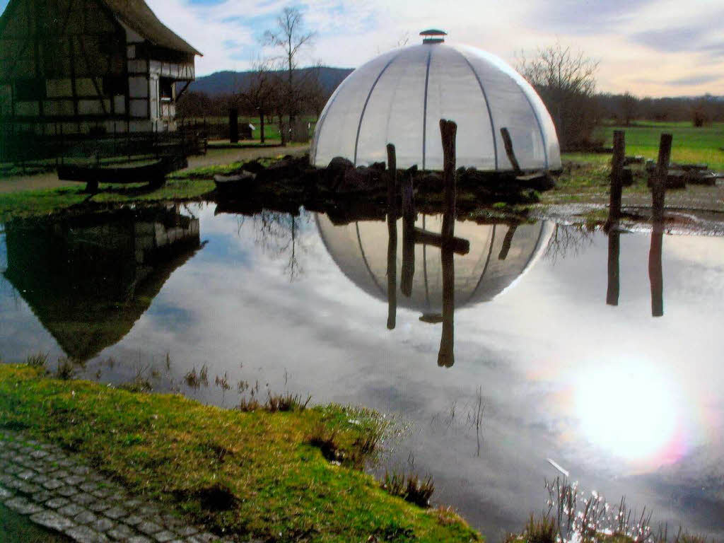 Ulf Schnemann-Killian: Igluzelt beim Sundgauhaus im Dreilndergarten (Winter/Frhjahr 2013)