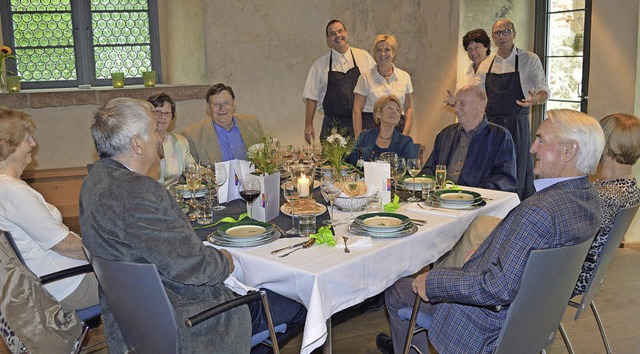 Mit  Freude genossen &#8222;Ersteigere...te sich rhrend um das Wohl der Gste.  | Foto: gerhard Lck