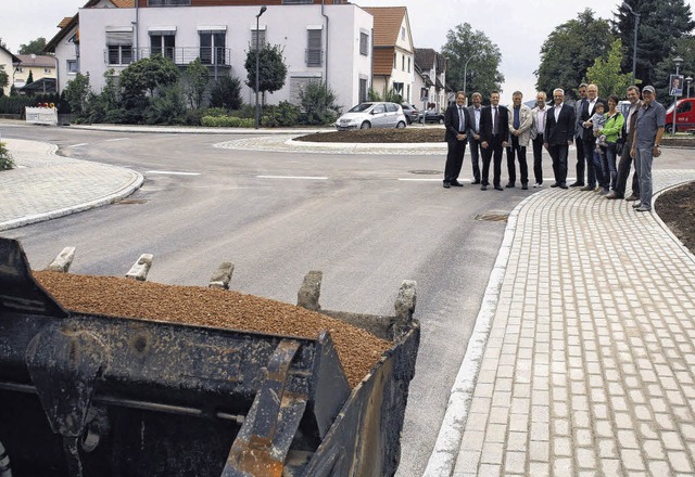 Die Baumaschinen sind auf dem Rckzug,...l auf einer wichtigen Innenstadtroute.  | Foto: losert