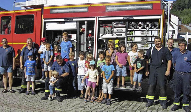 17 Mdchen und Jungen fanden im Rahmen...programms  den Weg ins Feuerwehrheim.   | Foto: Privat