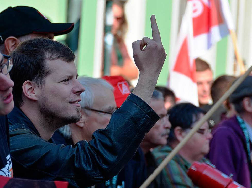 Bundestagskandidat Lars Stern (Die Linke) belsst es nicht bei verbalem Protest.