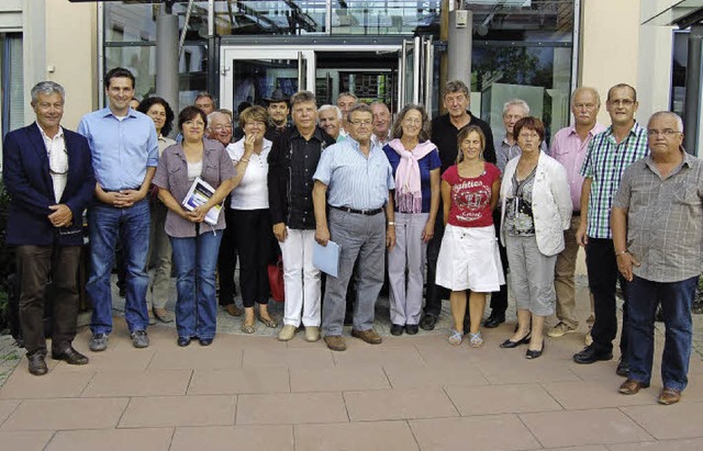 Vertreter der Gewerbevereine aus hlin...nd Machecoul diskutierten im Rathaus.   | Foto: Rde