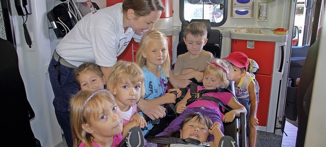 Nordschwabener Kinder in der DRK-Rettungswache   | Foto: Petra Wunderle