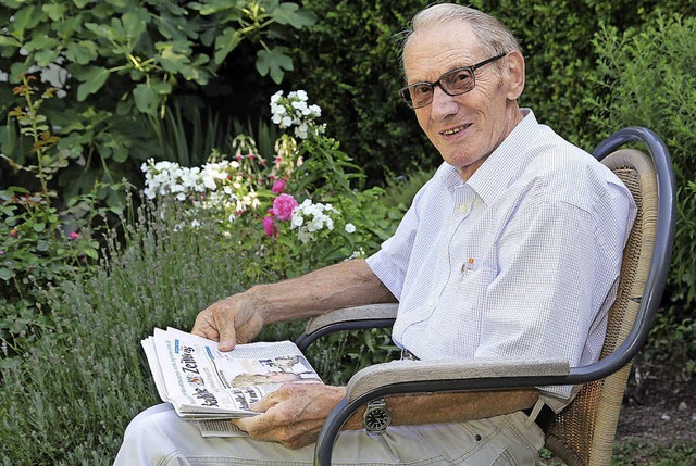 Hans Ohnmacht in seinem Garten  | Foto: Archiv: Ullmann