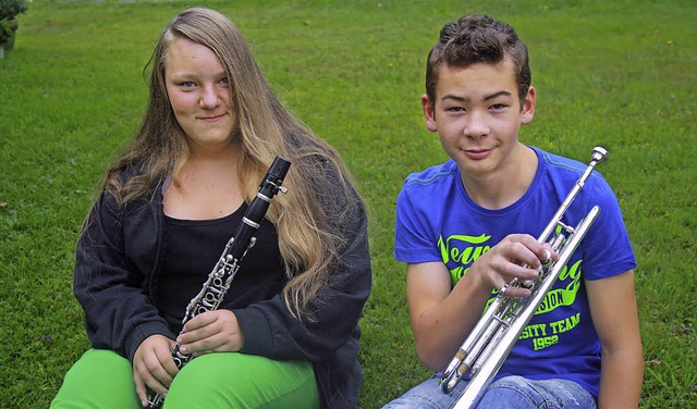 Saskia Schwald und Valentin Maier drf...ungmusiker-Leistungsabzeichen tragen.   | Foto:  Musikverein Todtmoos-Weg