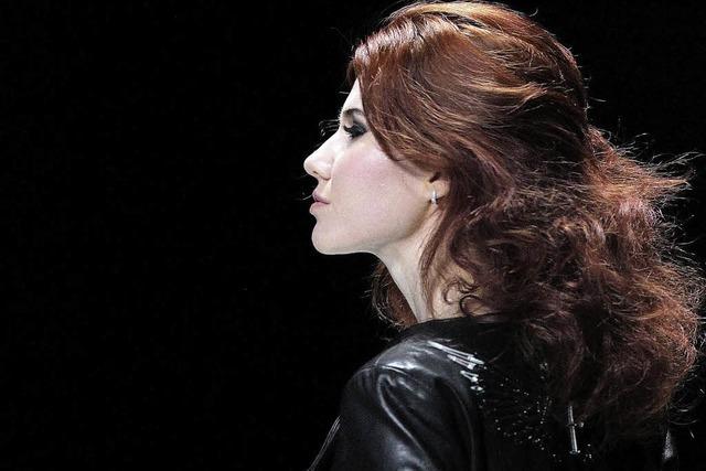 Ex-Spionin Anna Chapman setzt in ihrer Show auf Hokuspokus