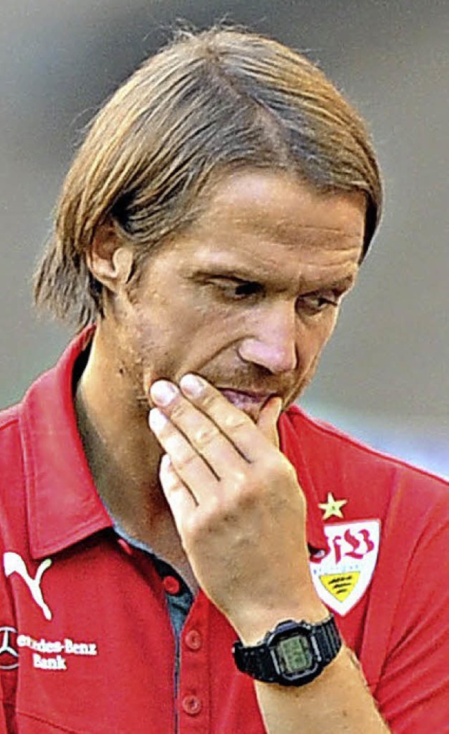 Erste schwere Stunden: VfB-Coach Thomas Schneider   | Foto: dpa