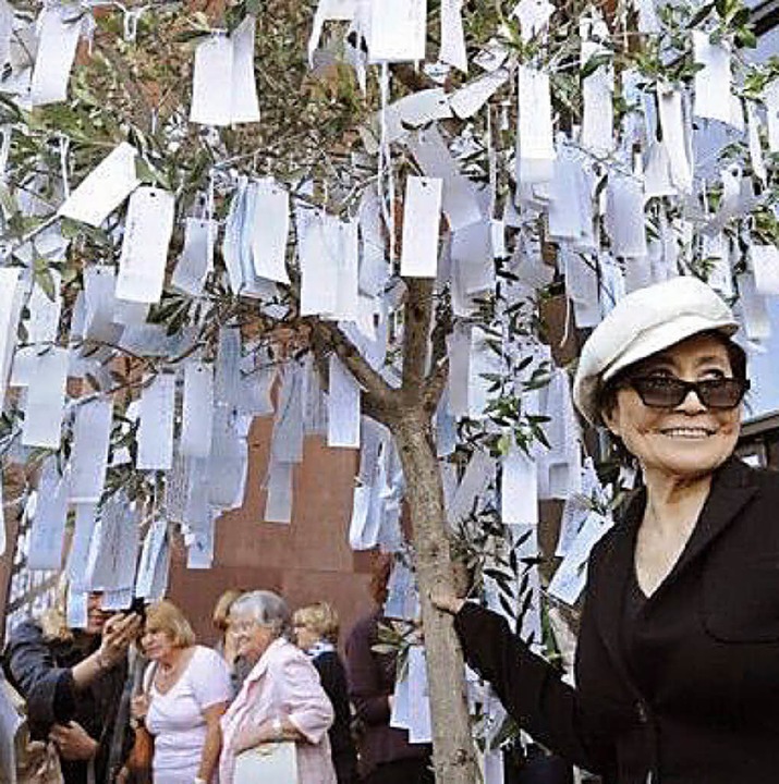 Geistige Mutter des  Wunschbaums ist   Yoko Ono.   | Foto: Tourismusamt