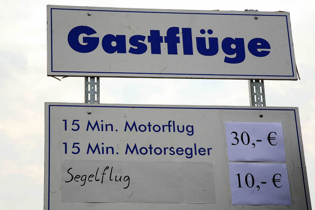 Das Flugplatzfest auf dem Flugplatz Altdorf-Wallburg.