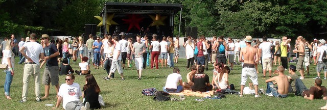 Friedlich, frhliches Fest der Freunde...erten im Dreilndergarten am Samstag.   | Foto: STEINECK