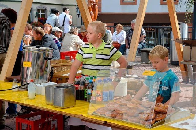 Fotos: Holzbildhauersymposium und Flohmarkt in St. Blasien