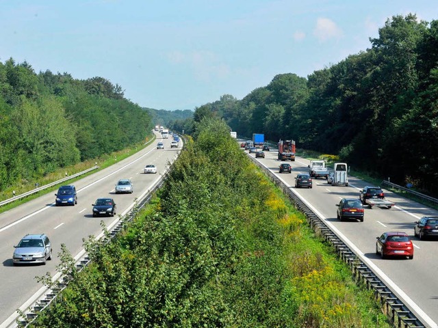 ber die Autobahn in Hhe des Mooswald...leich fr den Ausbau der Rheintalbahn.  | Foto: Michael Bamberger