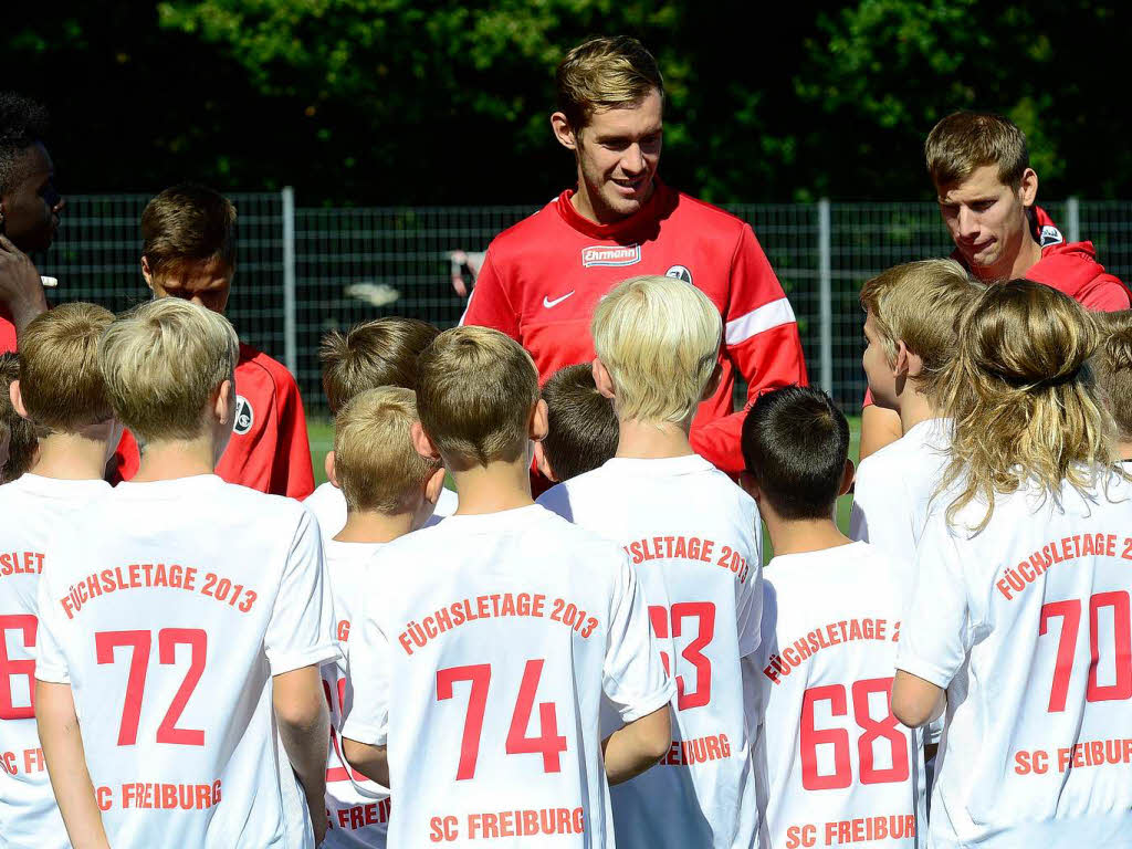 Bei den Fchsletage schrieben die Spieler und Trainer Christian Streich Autogramme und gaben dem Nachwuchs Tipps.