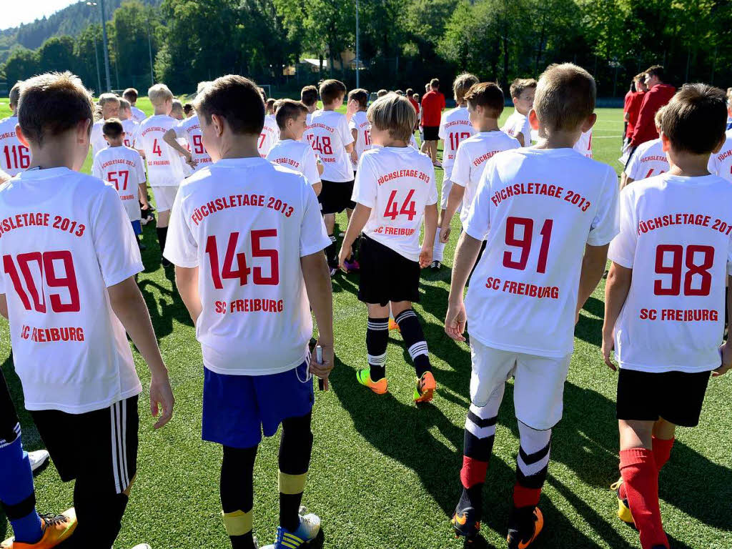 Bei den Fchsletage schrieben die Spieler und Trainer Christian Streich Autogramme und gaben dem Nachwuchs Tipps.