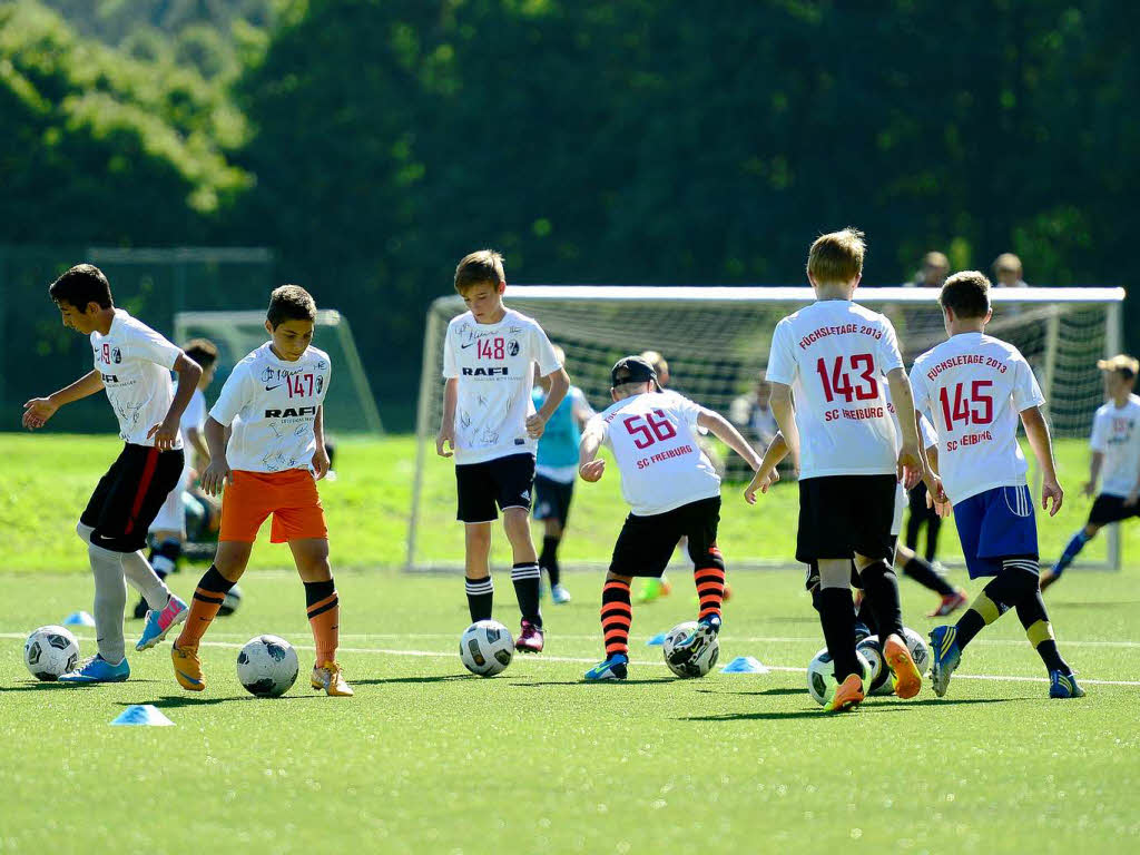 Bei den Fchsletage schrieben die Spieler und Trainer Christian Streich Autogramme und gaben dem Nachwuchs Tipps.