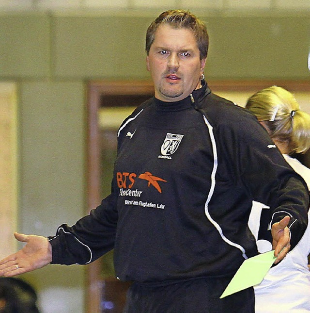 TuS-Coach Jochen Baumann muss umstellen.   | Foto: Archiv: Peter Aukthun