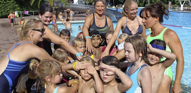 Teilnehmer  des Schwimmkurses im Freibad Btzingen   | Foto: Horst David