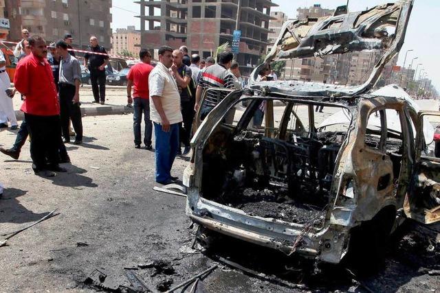 Ein Toter und 73 Verletzte bei Anschlag auf Innenminister