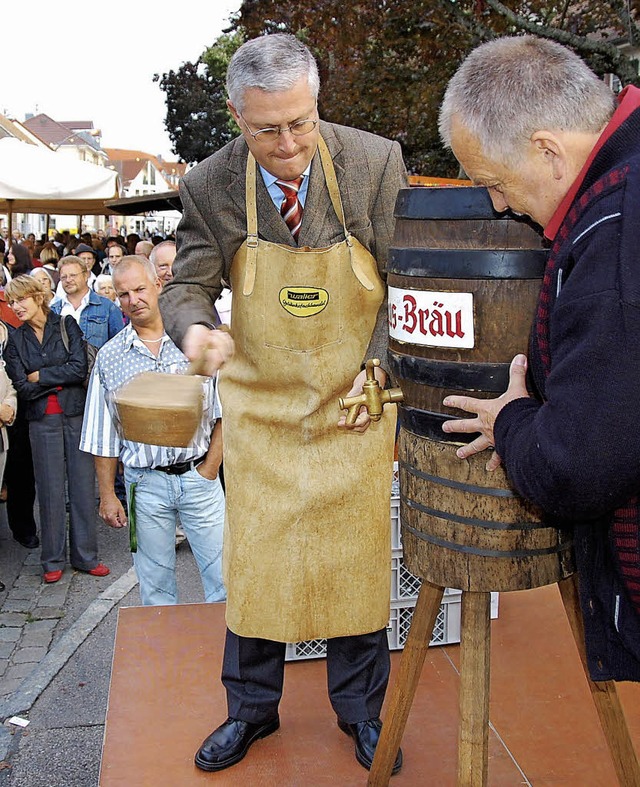 &#8222;Mister Straenfest&#8220; Reinh...sistiert heute Abend wieder OB Dietz.   | Foto: Archivbild: herbert Frey