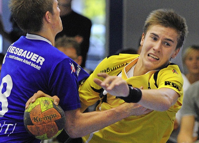 Handball, Bundesliga, A-Jugend, SG Kn...rer von der SG Kndringen/Teningen (r)  | Foto: Patrick Seeger