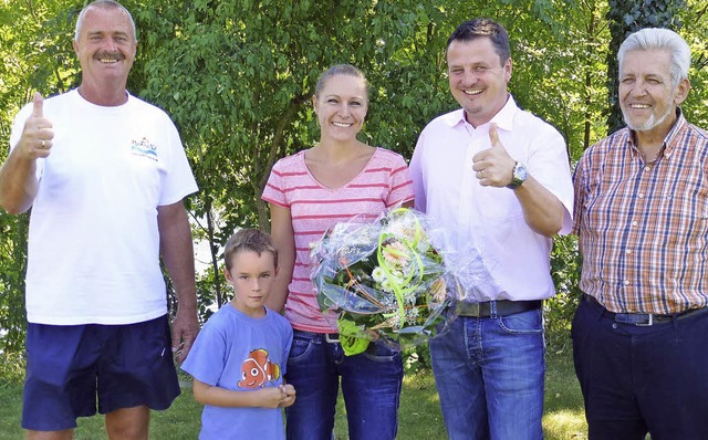 Blumen im  MuRheNa: Kerstin Gravschitz... erffneten Freibad noch nie gezhlt.   | Foto: Gemeinde Murg