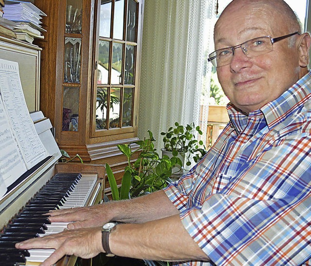Mit einem Klavier begann  fr Konrad Z...ne beispielhafte Chor- und Orgelzeit.   | Foto: Gerhard Lck
