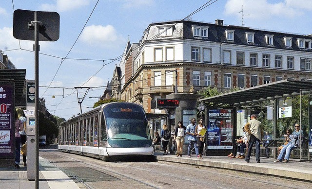 Die Straburger Tram: ein beliebtes Fo...d bald soll sie auch bis Kehl fahren.   | Foto: bri