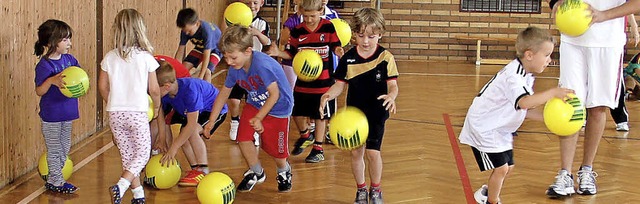 Die Kleinen der Ballsportabteilung des...ogar eine dritte Gruppe eingerichtet.   | Foto: Privat