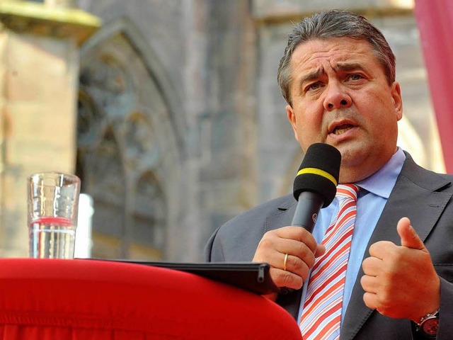 Das Mnster als Hintergrundmotiv: Sigmar Gabriel   | Foto: Michael Bamberger