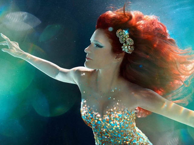 Wie in einer Traumwelt: Andrea Berg taucht ab.   | Foto: Zena Holloway