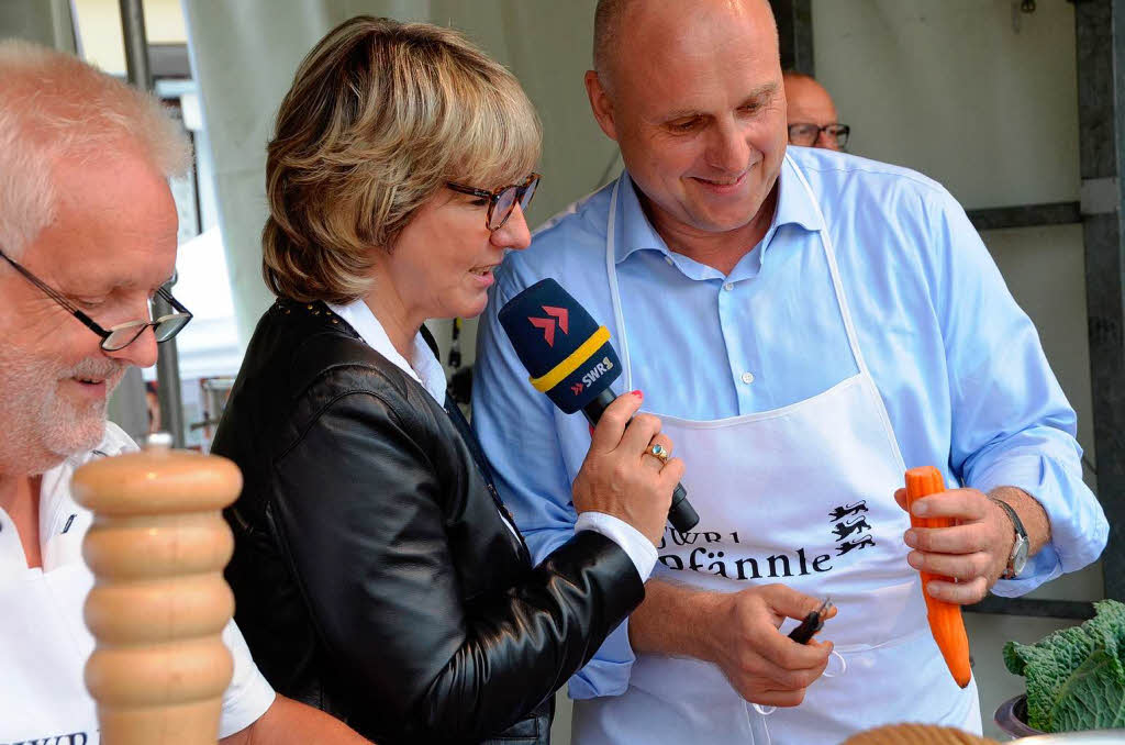 Felix Schchlin und OB Stefan Schlatterer im Interview mit Moderatorin Petra Klein.